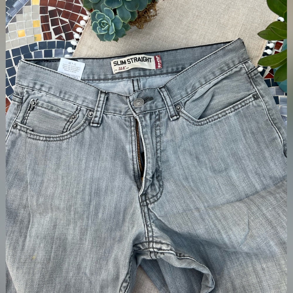 Grey Wash Levi’s 31 x 30